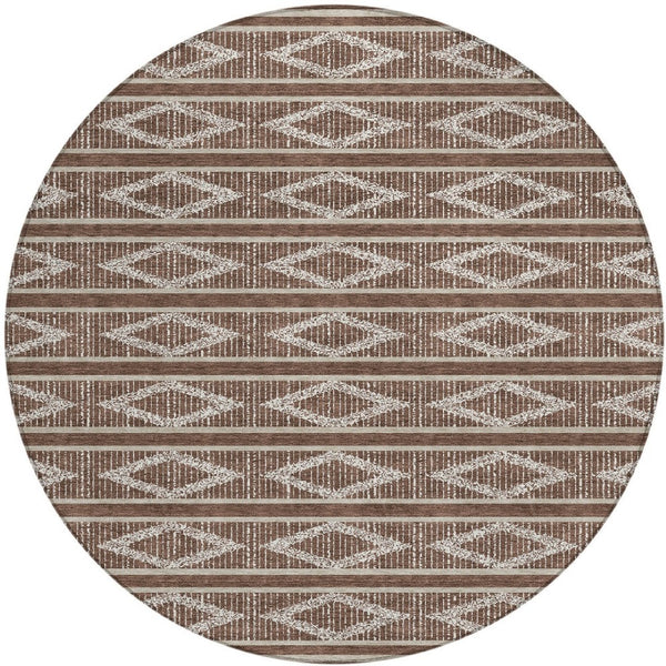 Homeroots 3' Black And Beige Geometric Indoor Outdoor Area Rug - Stylish, Durable, Washable For Any Space 8' Round Polyester 599612