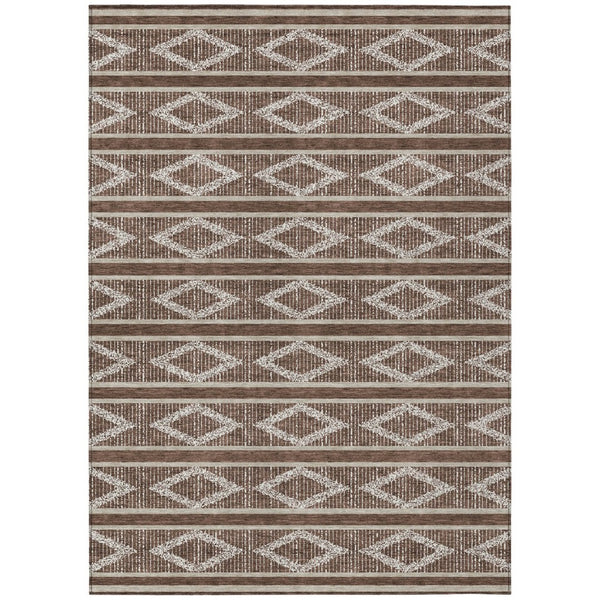HomeRoots 5' Geometric Brown and Beige Washable Area Rug – Stylish Indoor Outdoor Decor for Any Space 8' X 10' 599613