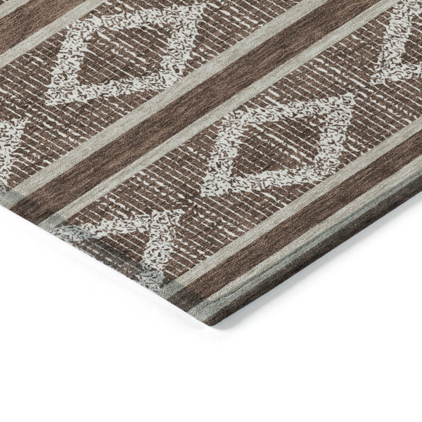 Homeroots 3' Black And Beige Geometric Indoor Outdoor Area Rug - Stylish, Durable, Washable For Any Space 9' X 12' Polyester 599614
