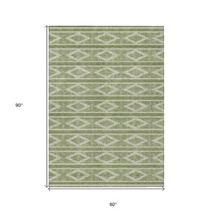 Homeroots 3' Black And Beige Geometric Indoor Outdoor Area Rug - Stylish, Durable, Washable For Any Space 5' X 8' Polyester 599617
