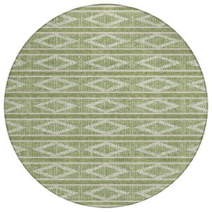 HomeRoots 5' Geometric Green and Ivory Washable Area Rug for Indoor and Outdoor Use – Durable, Stylish Comfort 8' Round 599618