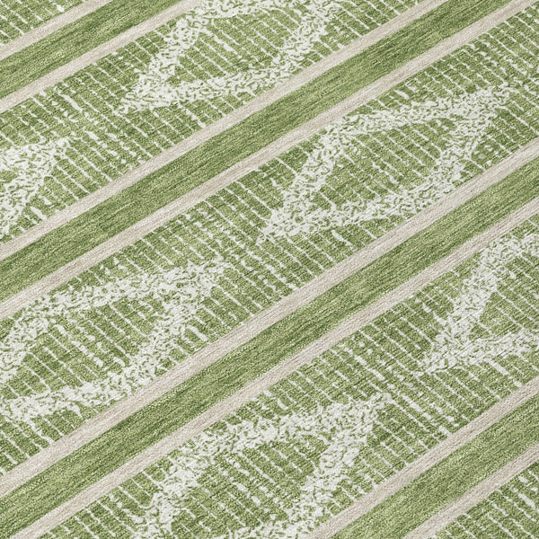 Homeroots 3' Black And Beige Geometric Indoor Outdoor Area Rug - Stylish, Durable, Washable For Any Space 8' Round Polyester 599618