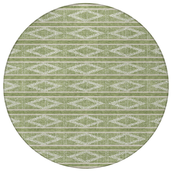 Homeroots 3' Black And Beige Geometric Indoor Outdoor Area Rug - Stylish, Durable, Washable For Any Space 8' Round Polyester 599618