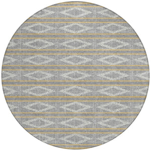 Homeroots 3' Black And Beige Geometric Indoor Outdoor Area Rug - Stylish, Durable, Washable For Any Space 8' Round Polyester 599630