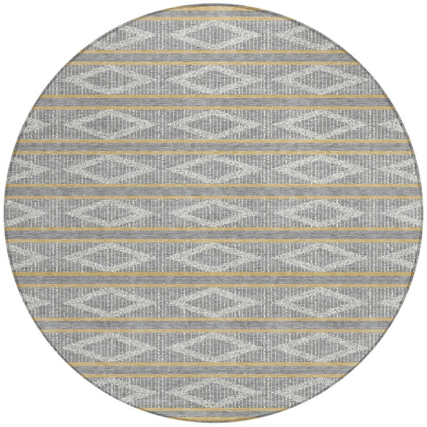 Homeroots 3' Black And Beige Geometric Indoor Outdoor Area Rug - Stylish, Durable, Washable For Any Space 8' Round Polyester 599630