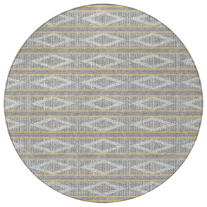 Homeroots 3' Black And Beige Geometric Indoor Outdoor Area Rug - Stylish, Durable, Washable For Any Space 8' Round Polyester 599630