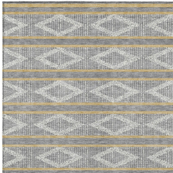 Homeroots 3' Black And Beige Geometric Indoor Outdoor Area Rug - Stylish, Durable, Washable For Any Space 8' X 10' Polyester 599631
