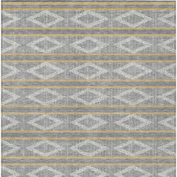 Homeroots 3' Black And Beige Geometric Indoor Outdoor Area Rug - Stylish, Durable, Washable For Any Space 9' X 12' Polyester 599632