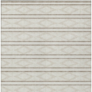 Homeroots 3' Black And Beige Geometric Indoor Outdoor Area Rug - Stylish, Durable, Washable For Any Space 8' X 10' Polyester 599637