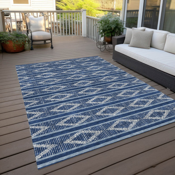 Homeroots 3' Black And Beige Geometric Indoor Outdoor Area Rug - Stylish, Durable, Washable For Any Space 8' X 10' Polyester 599643