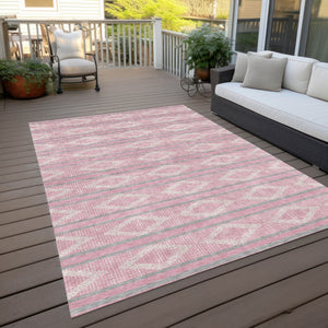 Homeroots 3' Black And Beige Geometric Indoor Outdoor Area Rug - Stylish, Durable, Washable For Any Space 3' X 5' Polyester 599646