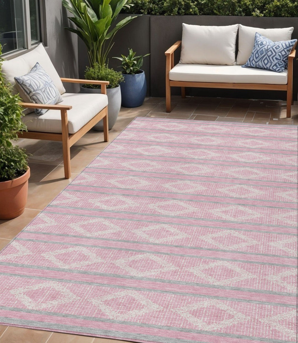 HomeRoots 5' Pink Ivory and Gray Geometric Area Rug – Stylish, Washable Design for Indoor and Outdoor Spaces 5' X 8' 599647