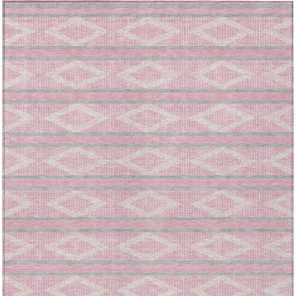 Homeroots 3' Black And Beige Geometric Indoor Outdoor Area Rug - Stylish, Durable, Washable For Any Space 8' X 10' Polyester 599649