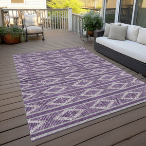 Homeroots 3' Black And Beige Geometric Indoor Outdoor Area Rug - Stylish, Durable, Washable For Any Space 3' X 5' Polyester 599658
