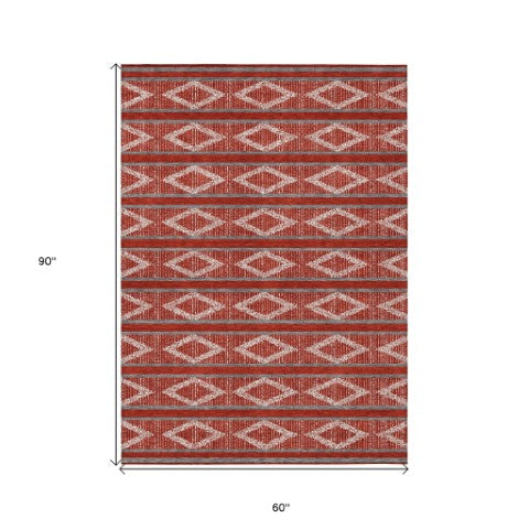 Homeroots 3' Black And Beige Geometric Indoor Outdoor Area Rug - Stylish, Durable, Washable For Any Space 5' X 8' Polyester 599665