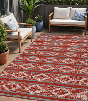 Homeroots 3' Black And Beige Geometric Indoor Outdoor Area Rug - Stylish, Durable, Washable For Any Space 5' X 8' Polyester 599665