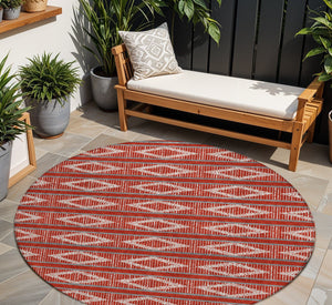 Homeroots 3' Black And Beige Geometric Indoor Outdoor Area Rug - Stylish, Durable, Washable For Any Space 8' Round Polyester 599666