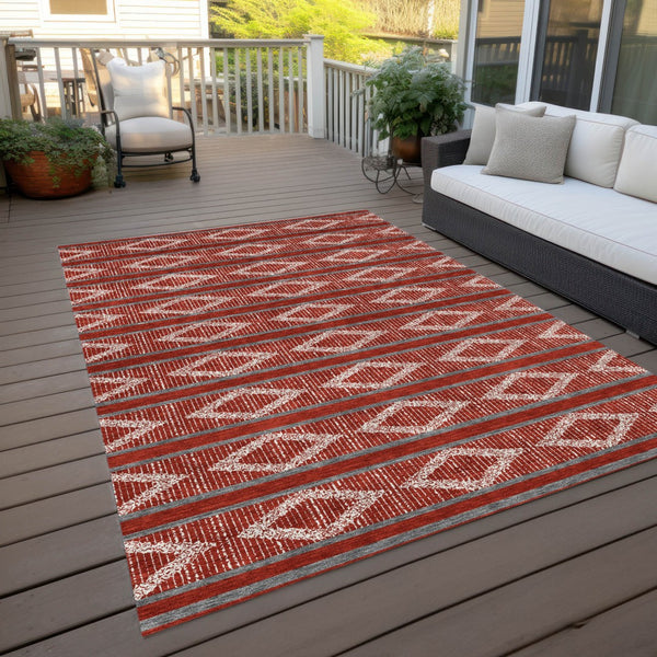 Homeroots 3' Black And Beige Geometric Indoor Outdoor Area Rug - Stylish, Durable, Washable For Any Space 8' X 10' Polyester 599667