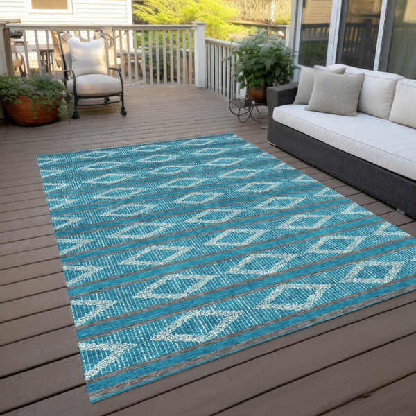 Homeroots 3' Black And Beige Geometric Indoor Outdoor Area Rug - Stylish, Durable, Washable For Any Space 5' X 8' Polyester 599671