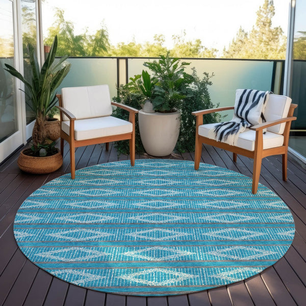 Homeroots 3' Black And Beige Geometric Indoor Outdoor Area Rug - Stylish, Durable, Washable For Any Space 8' Round Polyester 599672