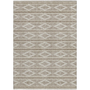 Homeroots 3' Black And Beige Geometric Indoor Outdoor Area Rug - Stylish, Durable, Washable For Any Space 3' X 5' Polyester 599676