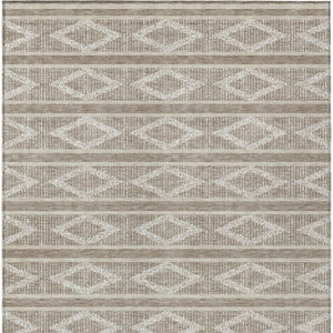 Homeroots 3' Black And Beige Geometric Indoor Outdoor Area Rug - Stylish, Durable, Washable For Any Space 3' X 5' Polyester 599676