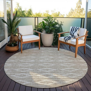 Homeroots 3' Black And Beige Geometric Indoor Outdoor Area Rug - Stylish, Durable, Washable For Any Space 8' Round Polyester 599678