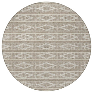 Homeroots 3' Black And Beige Geometric Indoor Outdoor Area Rug - Stylish, Durable, Washable For Any Space 8' Round Polyester 599678