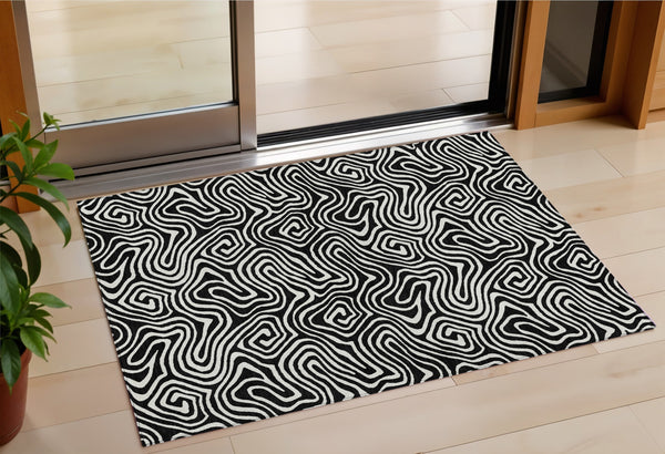 Homeroots 3' Artichoke Green And Ivory Abstract Washable Area Rug For Indoor And Outdoor Spaces, Durable Design 3' X 5' Polyester 599688