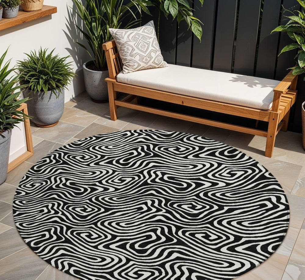 HomeRoots 5' Black and Ivory Abstract Area Rug – Stylish, Washable, Stain-Resistant for Indoor and Outdoor Use 8' Round 599690