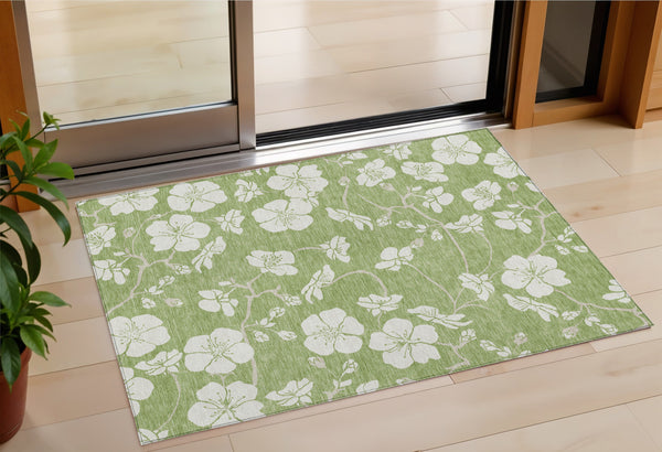 Homeroots 3' Stylish Floral Artichoke Green And Ivory Washable Area Rug For Indoor And Outdoor Spaces 3' X 5' Polyester 599850