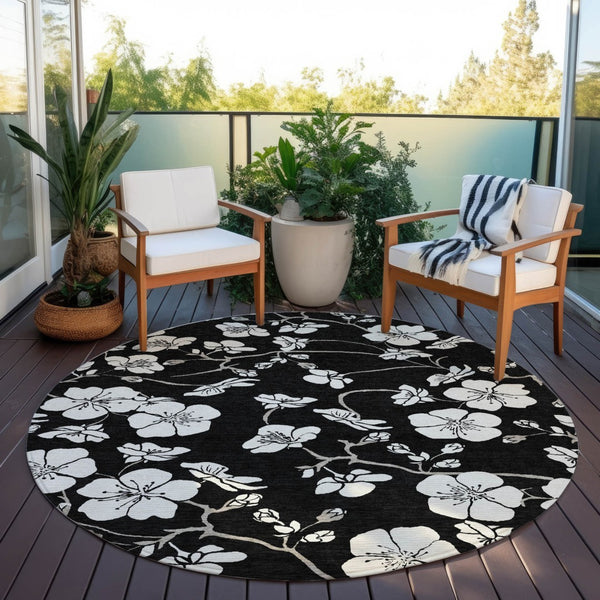 Homeroots 3' Stylish Floral Artichoke Green And Ivory Washable Area Rug For Indoor And Outdoor Spaces 8' Round Polyester 599864