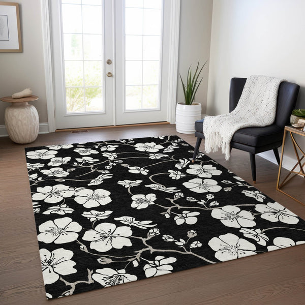 Homeroots 3' Stylish Floral Artichoke Green And Ivory Washable Area Rug For Indoor And Outdoor Spaces 8' X 10' Polyester 599865