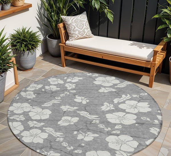 Homeroots 3' Stylish Floral Artichoke Green And Ivory Washable Area Rug For Indoor And Outdoor Spaces 8' Round Polyester 599888