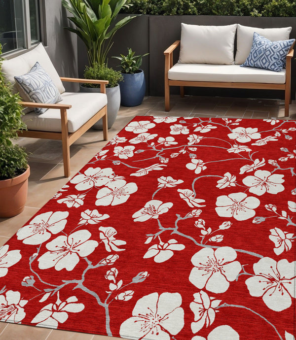 Homeroots 3' Stylish Floral Artichoke Green And Ivory Washable Area Rug For Indoor And Outdoor Spaces 5' X 8' Polyester 599917