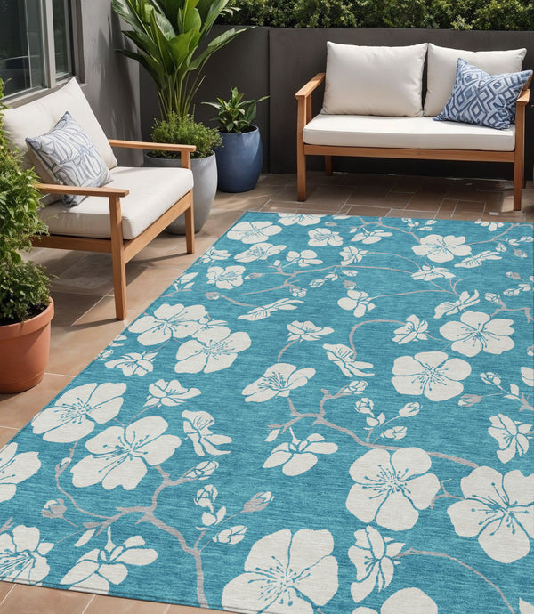 Homeroots 3' Stylish Floral Artichoke Green And Ivory Washable Area Rug For Indoor And Outdoor Spaces 5' X 8' Polyester 599929