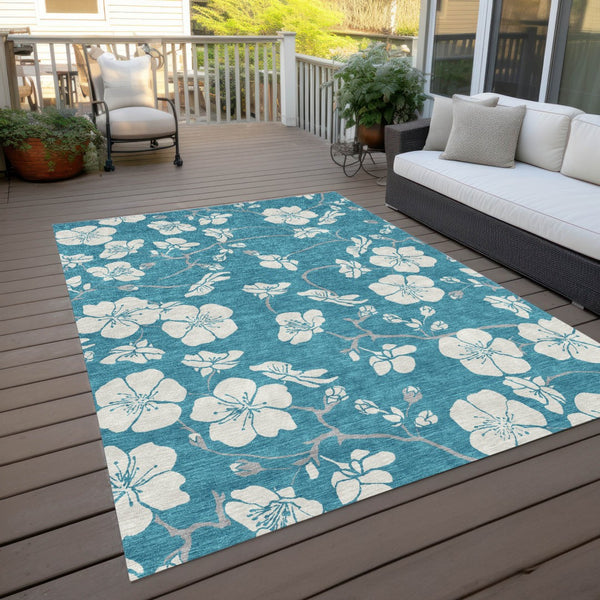 Homeroots 3' Stylish Floral Artichoke Green And Ivory Washable Area Rug For Indoor And Outdoor Spaces 5' X 8' Polyester 599929