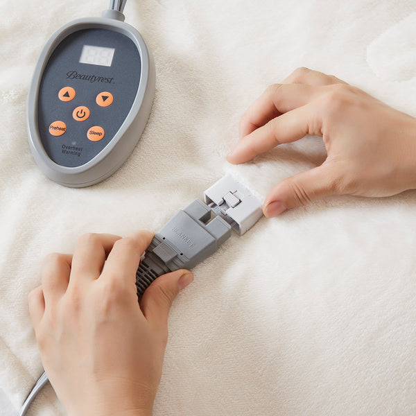 JLA Home Beautyrest - Blanket Beautyrest Heated Electric Throw with Secure Comfort, Reversible Plush, 20 Temps & Auto-Off Chocolate BR54-0388