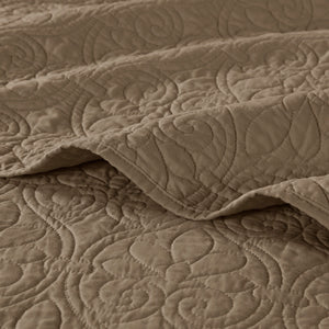 English Elm Reversible Queen Bedspread Set with Antimicrobial Cotton Fill, Oversized Quilted Cottage Texture Bedding Mocha 17.72 L x 15.35 W x 8.66 H B03597568