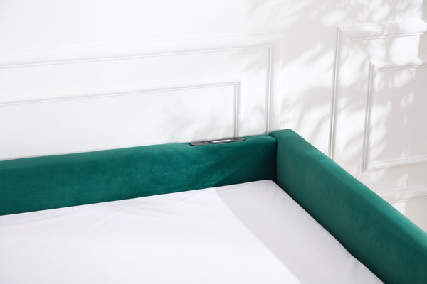 English Elm Upholstered Velvet Daybed with Pull Out Trundle Diamond Tufted Guest Bedroom Sofa Emerald W1361S00065
