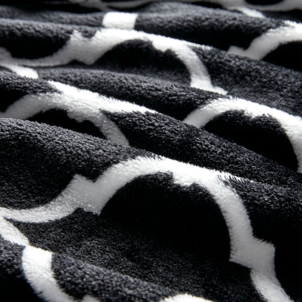 JLA Home Madison Park - Oversized Microlight Plush Throw with Ogee Pattern, Ultra-Lofty Lightweight Comfort, OEKO-TEX Certified Black MP50-3509