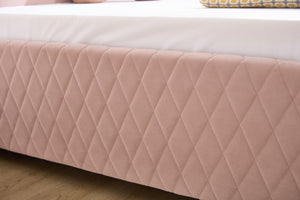 English Elm Upholstered Velvet Daybed with Pull Out Trundle Diamond Tufted Guest Bedroom Sofa Pink W1361S00066