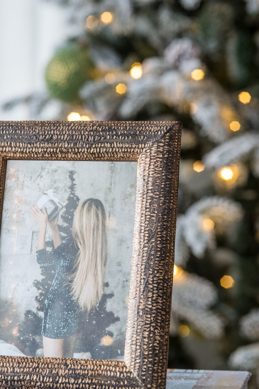 English Elm 7.5x9.5" Vintage Photo Frame with Textured Border for Living Room Desk Display, Elegant Accent Multi W2078P215531