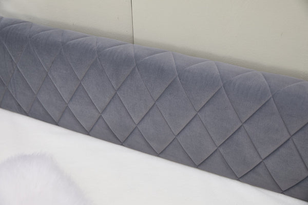 English Elm Grey velvet daybed with diamond-grid pull-out trundle, modern velvet finish, sturdy wooden frame for guest-ready style W1361S00032