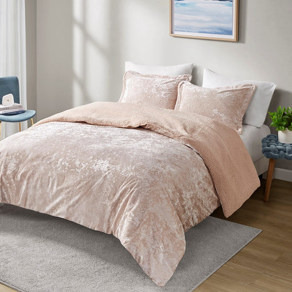 English Elm King/Cal plush crushed velvet comforter with sherpa reverse, hypoallergenic, dustproof, OEKO‑TEX certified Pink 11.81 L x 19.69 W x 11.81 H B035129826