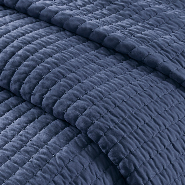 English Elm 3 Piece Quilt Set Keaton Reversible Brushed Microfiber Full/Queen with Antimicrobial Freshness Protection Navy 15.35 L x 17.72 W x 7.87 H B035129035