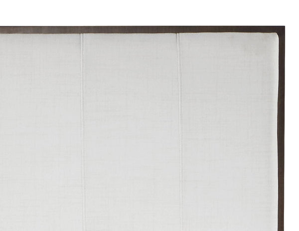 English Elm Carena Light Gray Fabric King Bed with Textured Upholstery, Sturdy Wood Legs & Modern Contrast Finish B2726S00095