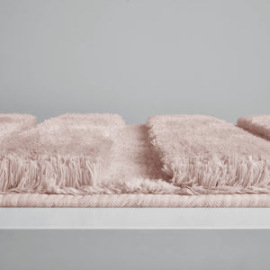 JLA Home Madison Park - Rug Madison Park Tufted Pearl Channel — Soft High-Low Stripe Bathroom Accent, Machine-Washable Luxury Blush MP72-5111