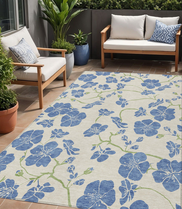 Homeroots 3' Black And Gold Floral Washable Area Rug For Indoor And Outdoor Use – Durable And Stylish Design 5' X 8' Polyester 600013