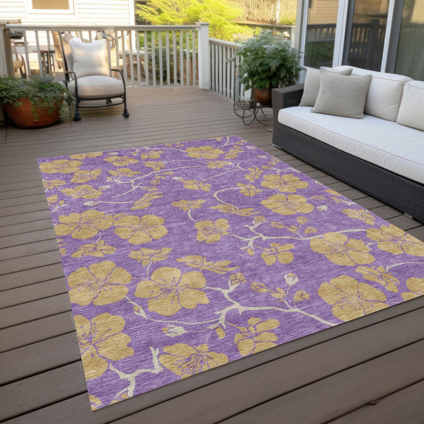 Homeroots 3' Black And Gold Floral Washable Area Rug For Indoor And Outdoor Use – Durable And Stylish Design 5' X 8' Polyester 600043